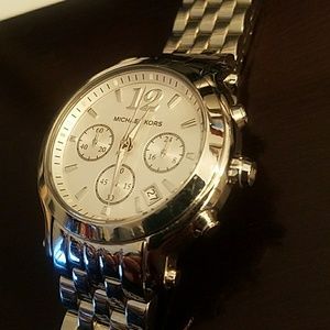 ❤  MK Silvertone Watch  ❤